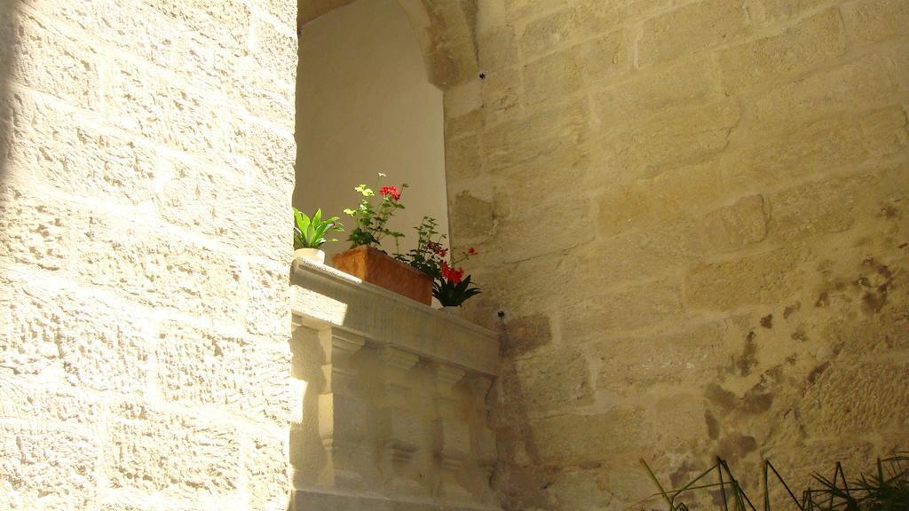 Le Richelieu Bed & Breakfast Uzes Exterior photo